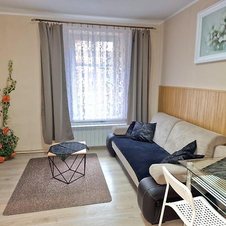 קטוביץ Aparthouse Apartamenty Centrum - In The City Center Near The Train Station מראה חיצוני תמונה
