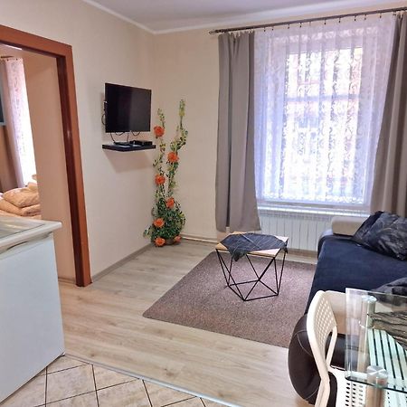 קטוביץ Aparthouse Apartamenty Centrum - In The City Center Near The Train Station מראה חיצוני תמונה