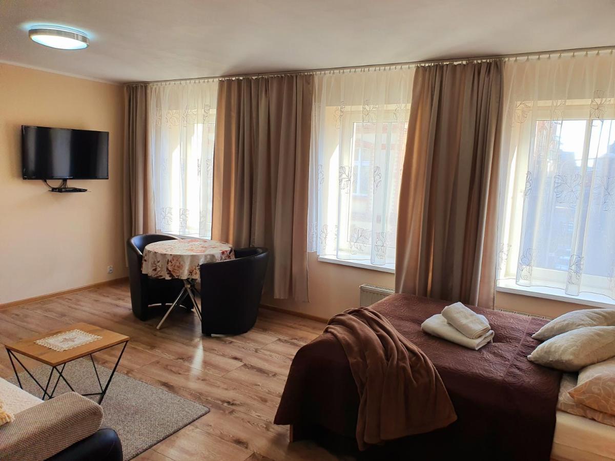קטוביץ Aparthouse Apartamenty Centrum - In The City Center Near The Train Station מראה חיצוני תמונה