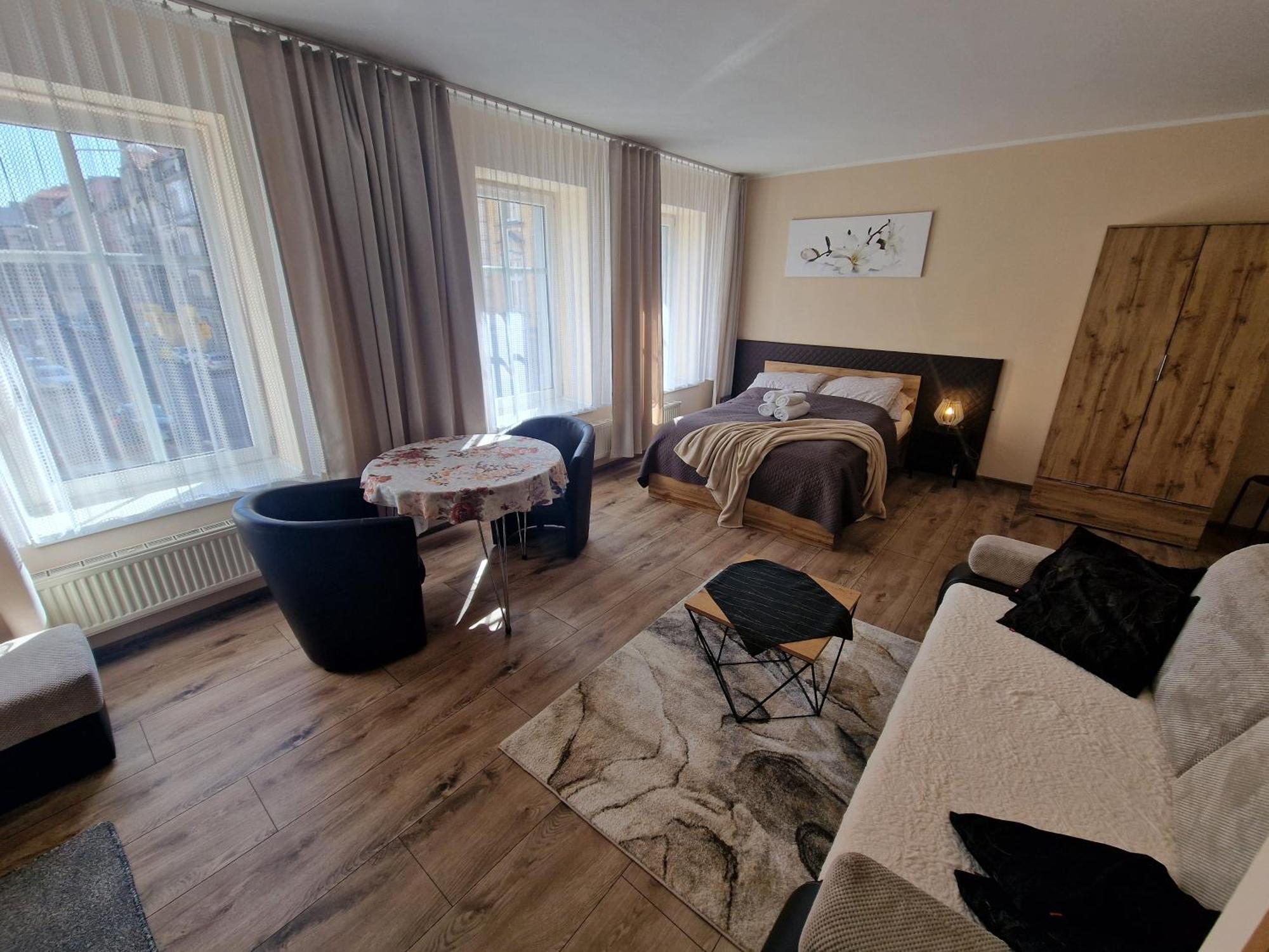 קטוביץ Aparthouse Apartamenty Centrum - In The City Center Near The Train Station מראה חיצוני תמונה