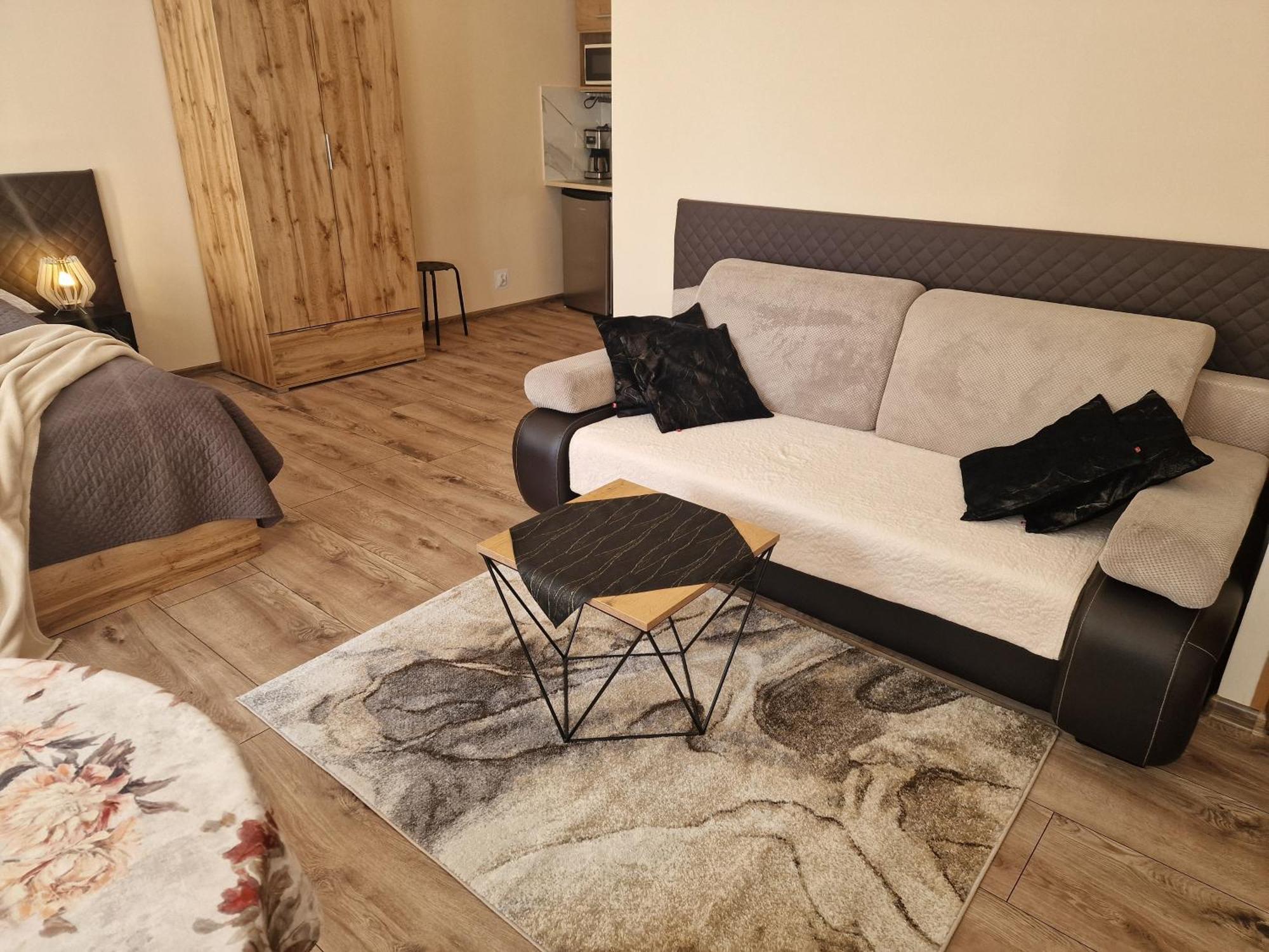 קטוביץ Aparthouse Apartamenty Centrum - In The City Center Near The Train Station מראה חיצוני תמונה