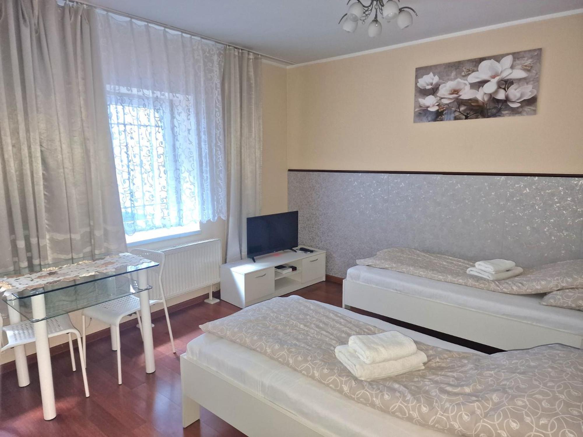 קטוביץ Aparthouse Apartamenty Centrum - In The City Center Near The Train Station מראה חיצוני תמונה
