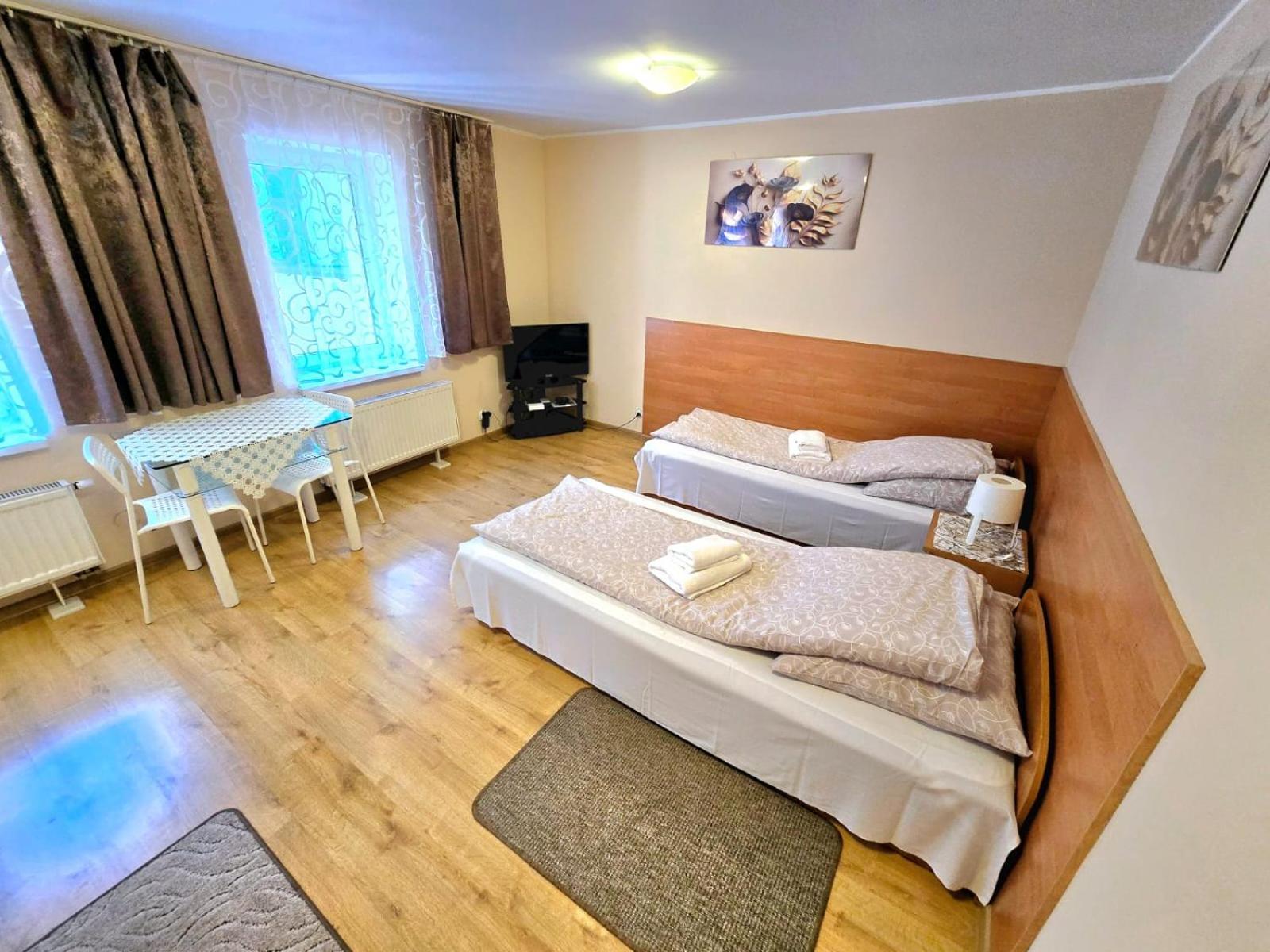 קטוביץ Aparthouse Apartamenty Centrum - In The City Center Near The Train Station מראה חיצוני תמונה