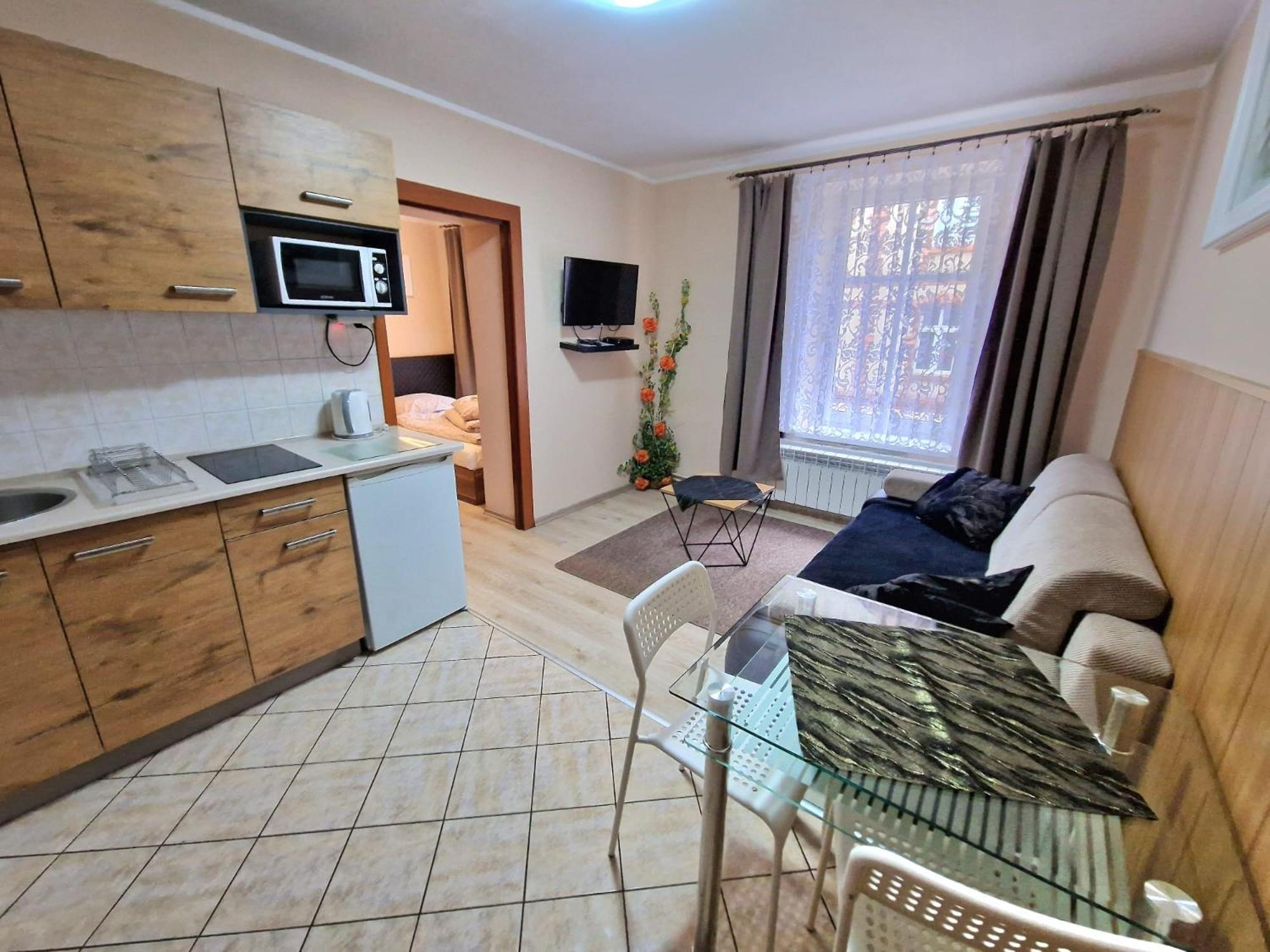 קטוביץ Aparthouse Apartamenty Centrum - In The City Center Near The Train Station מראה חיצוני תמונה