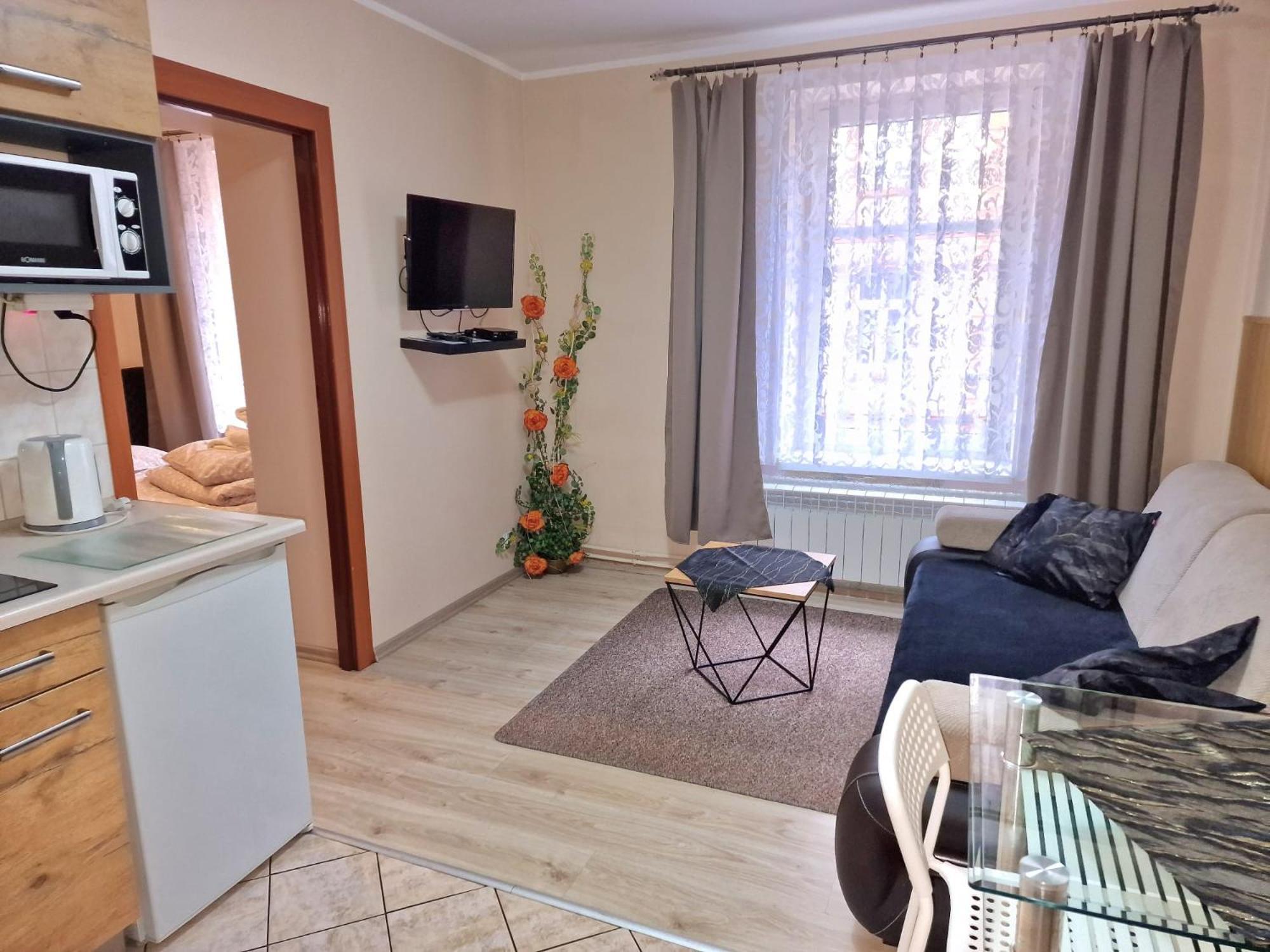 קטוביץ Aparthouse Apartamenty Centrum - In The City Center Near The Train Station מראה חיצוני תמונה