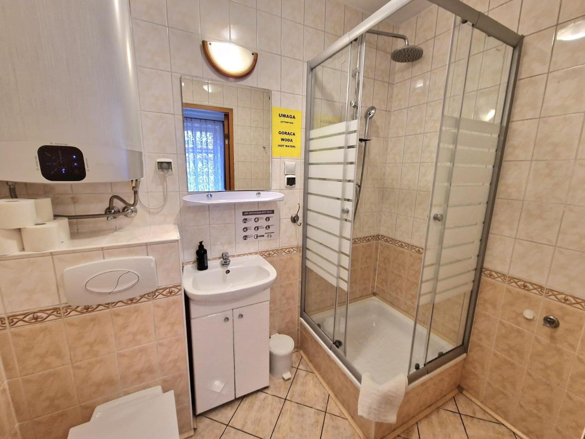 קטוביץ Aparthouse Apartamenty Centrum - In The City Center Near The Train Station מראה חיצוני תמונה
