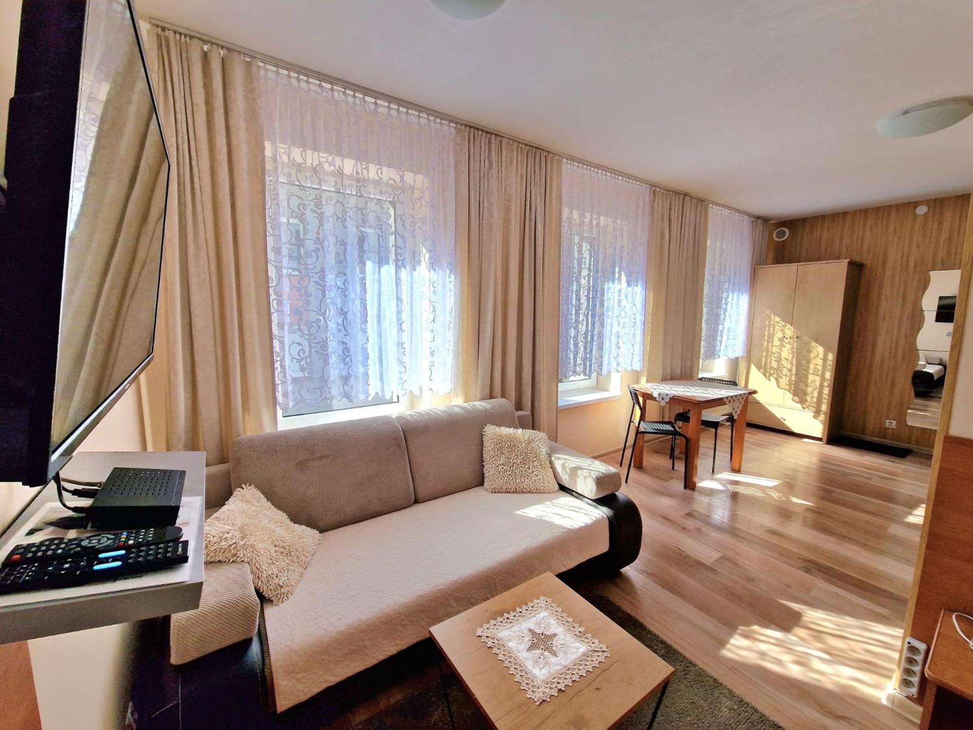 קטוביץ Aparthouse Apartamenty Centrum - In The City Center Near The Train Station מראה חיצוני תמונה