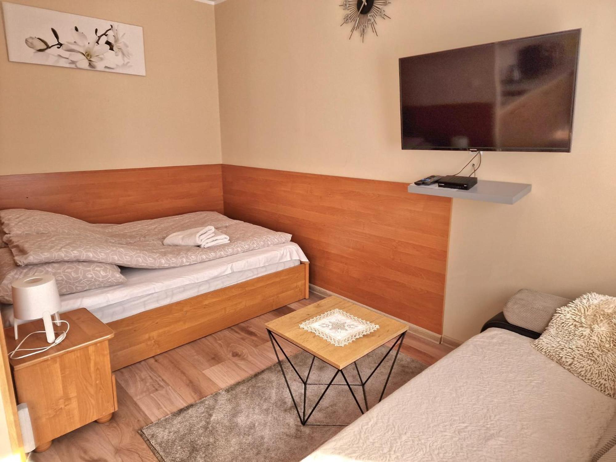 קטוביץ Aparthouse Apartamenty Centrum - In The City Center Near The Train Station מראה חיצוני תמונה