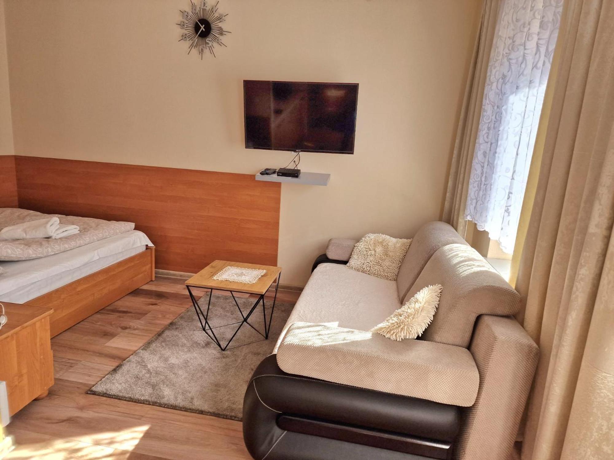 קטוביץ Aparthouse Apartamenty Centrum - In The City Center Near The Train Station מראה חיצוני תמונה