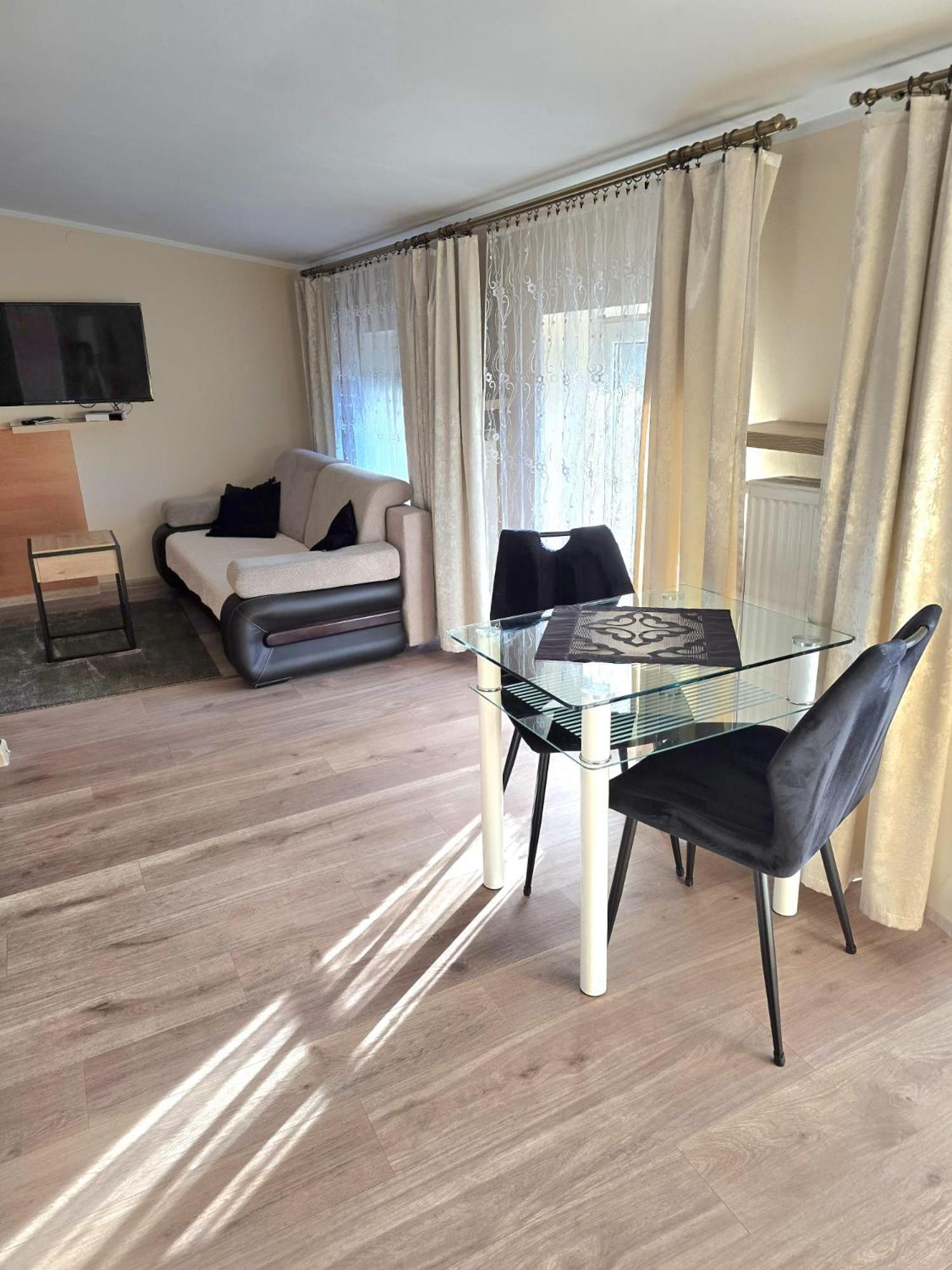 קטוביץ Aparthouse Apartamenty Centrum - In The City Center Near The Train Station מראה חיצוני תמונה