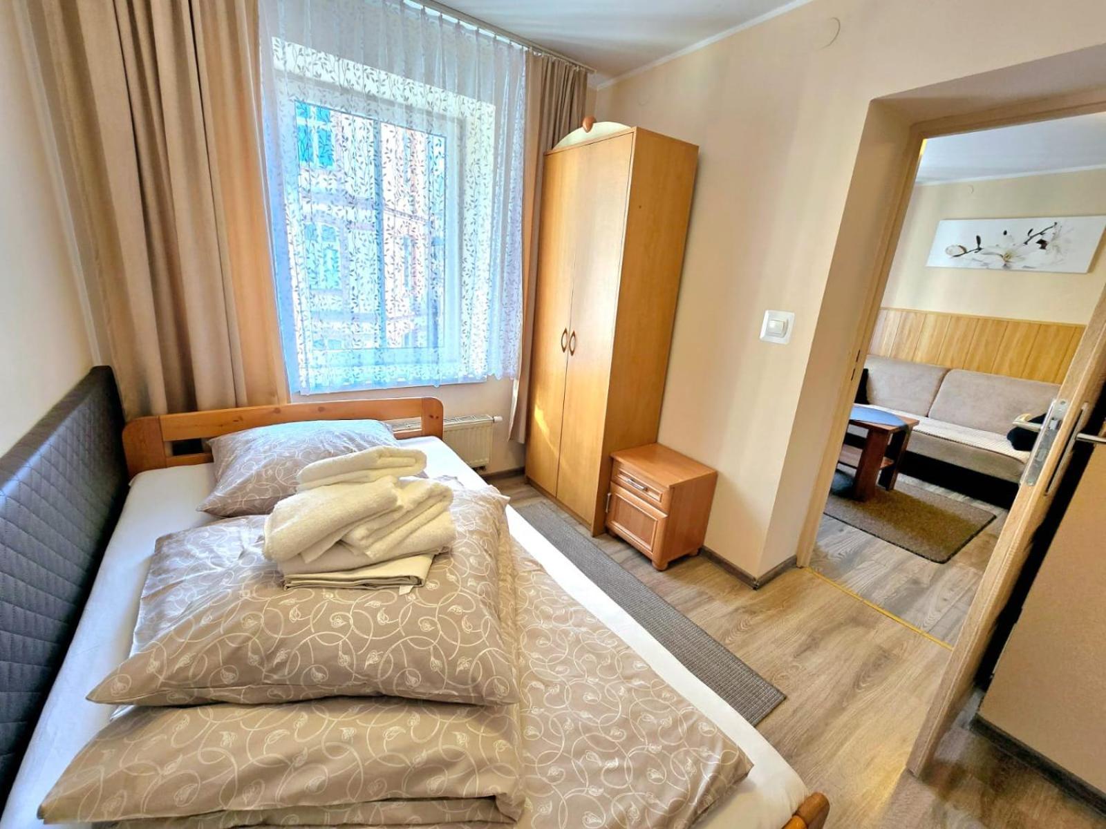 קטוביץ Aparthouse Apartamenty Centrum - In The City Center Near The Train Station חדר תמונה